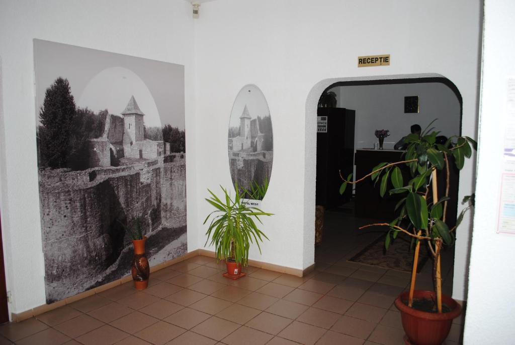 Hotel West Șcheia Kültér fotó